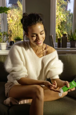 Weleda Skin Food Hautcreme -Mandarina Duck Fragrances-Shop MAM 7460047 SHOP IMAGE 1.4