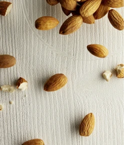 NIVEA Reichhaltige Body Milk 14 NIVEA Reichhaltige Body Milk -Mandarina Duck Fragrances-Shop MAM 7709818 SHOP IMAGE 1.4