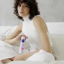 NIVEA Anti-Transpirant Spray Rosenblüte -Mandarina Duck Fragrances-Shop MAM 8419496 SHOP IMAGE 1.4